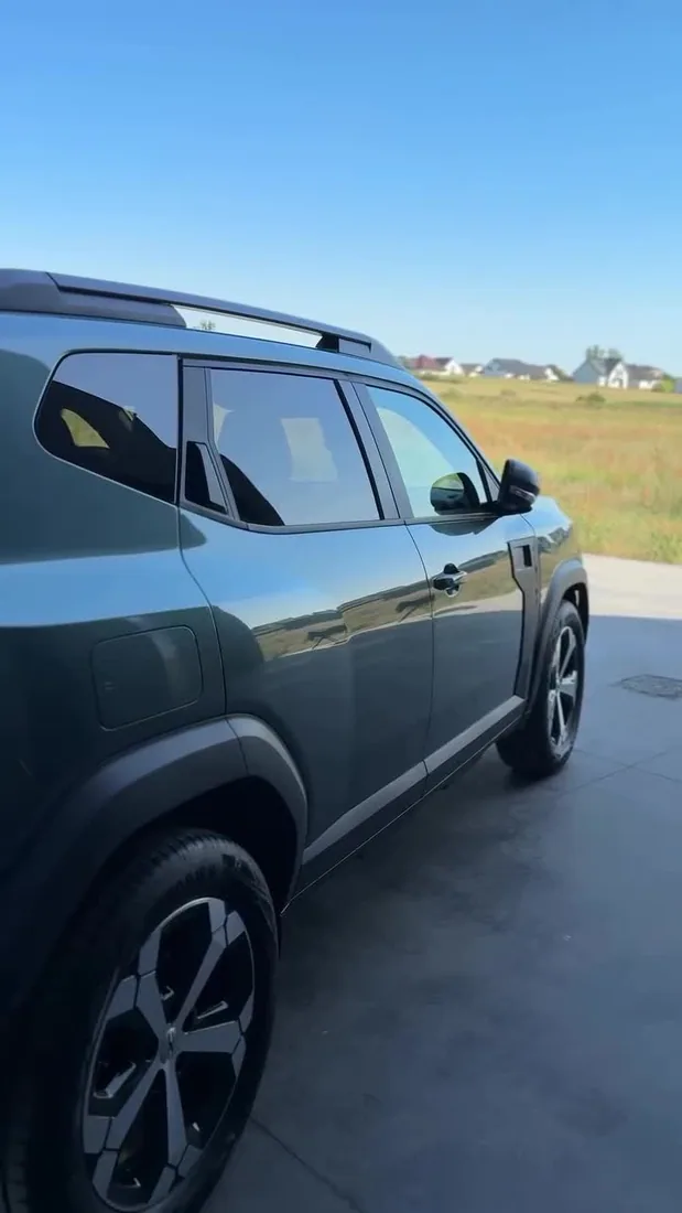 SUV po detailingu, Samochód z różnych stron